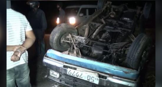 පුස්සැල්ලාවේදී කැබ් රථයක් පෙරළෙයි